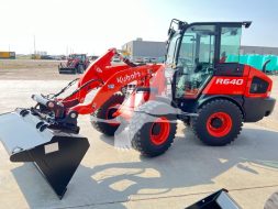 2024 KUBOTA R640 CKU373